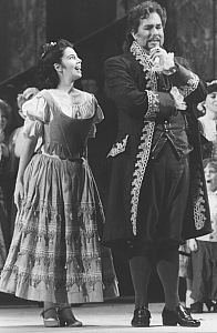 Rosemary Musoleno as Susanna to James Morris's Count in Marriage of Figaro